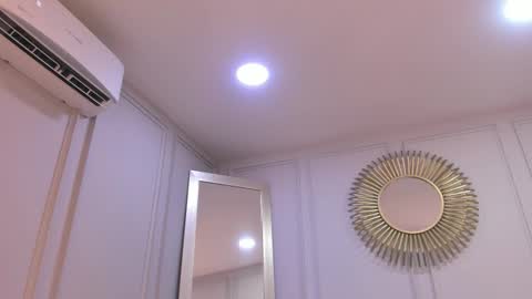 charlottebrownn_ online show from January 8, 2026, 4:48 am