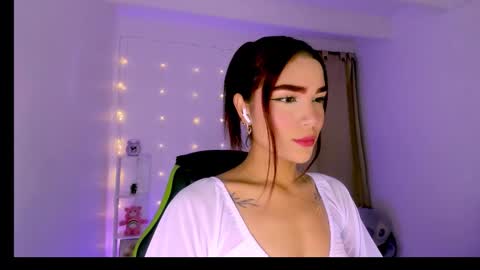 charlotteee online show from November 30, 2025, 3:10 am