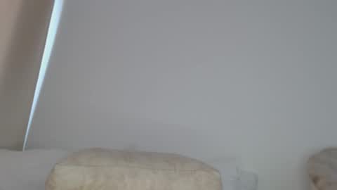 charlottehorny1 online show from January 11, 2026, 2:33 pm