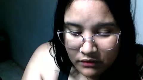 charlottequeen_21 online show from May 3, 2026, 3:01 am