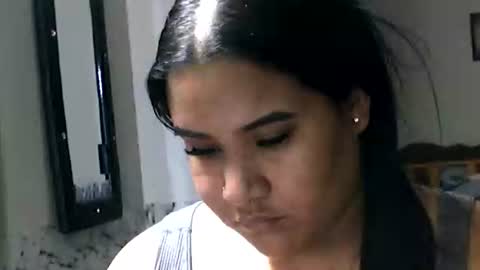 charlottequeen_21 online show from June 26, 2026, 6:56 pm