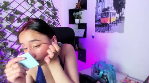 charlottestuart_ online show from April 15, 2026, 4:19 am