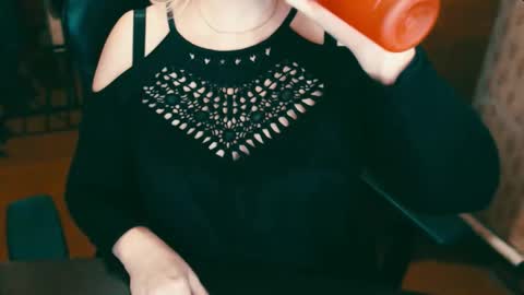 Snapshot of charlottextasty chatting on December 4, 2024, 9:51 am CharlotteXTasty online show from December 4, 2024, 9:51 am