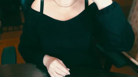 Snapshot of charlottextasty chatting on December 11, 2024, 1:06 pm CharlotteXTasty online show from December 11, 2024, 1:06 pm