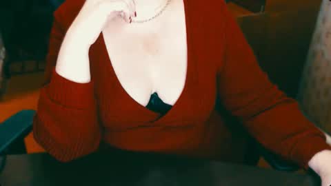 Snapshot of charlottextasty chatting on December 17, 2024, 1:16 pm CharlotteXTasty online show from December 17, 2024, 1:16 pm