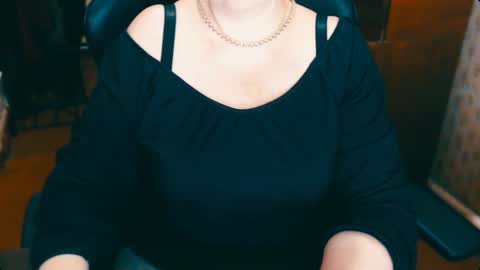 Snapshot of charlottextasty chatting on December 19, 2024, 10:56 am CharlotteXTasty online show from December 19, 2024, 10:56 am