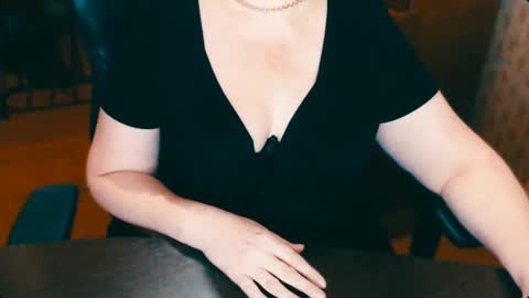 Snapshot of charlottextasty chatting on February 6, 2025, 2:04 pm CharlotteXTasty online show from February 6, 2025, 2:04 pm