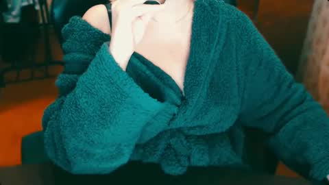 Snapshot of charlottextasty chatting on February 27, 2025, 4:32 pm CharlotteXTasty online show from February 27, 2025, 4:32 pm