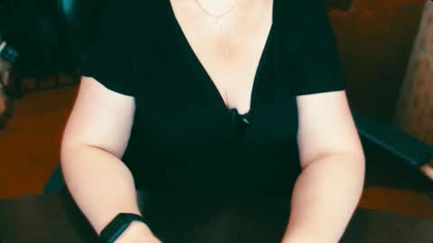 Snapshot of charlottextasty chatting on November 27, 2025, 11:45 am CharlotteXTasty online show from November 27, 2025, 11:45 am