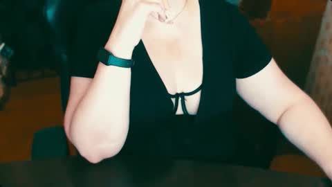 Snapshot of charlottextasty chatting on December 4, 2025, 11:30 am CharlotteXTasty online show from December 4, 2025, 11:30 am