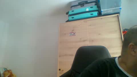 charly online show from January 12, 2026, 11:04 am