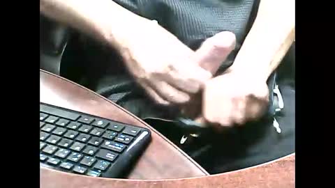 Snapshot of charmeur2672 chatting on September 16, 2025, 10:27 am charmeur2672 online show from September 16, 2025, 10:27 am