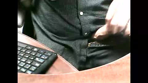 Snapshot of charmeur2672 chatting on October 20, 2025, 9:43 am charmeur2672 online show from October 20, 2025, 9:43 am