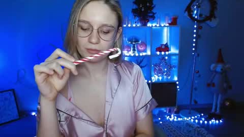 Michelle  online show from December 29, 2024, 4:05 am