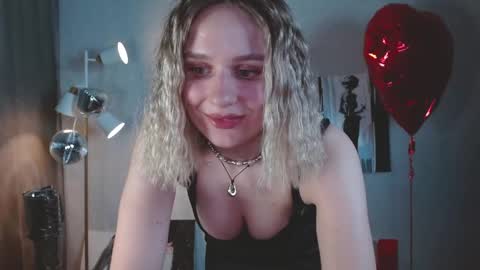 Michelle  online show from March 22, 2026, 12:52 pm