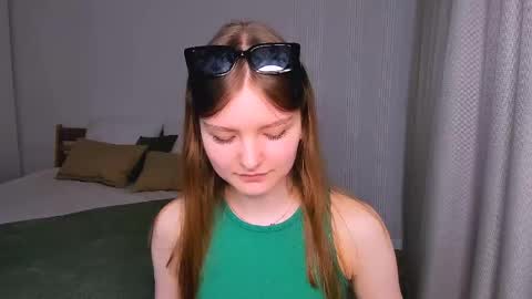 Snapshot of charminglookeva chatting on May 17, 2026, 4:21 am Im Eva online show from May 17, 2026, 4:21 am