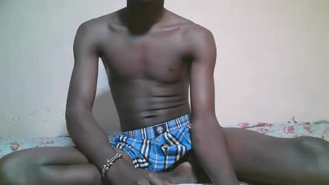 charmzboy online show from November 28, 2025, 8:44 pm