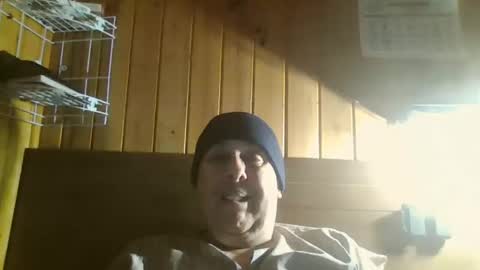 chat25cl online show from November 23, 2025, 2:22 am