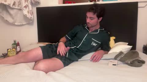 Snapshot of chazdazle chatting on October 31, 2025, 9:54 am Chaz online show from October 31, 2025, 9:54 am