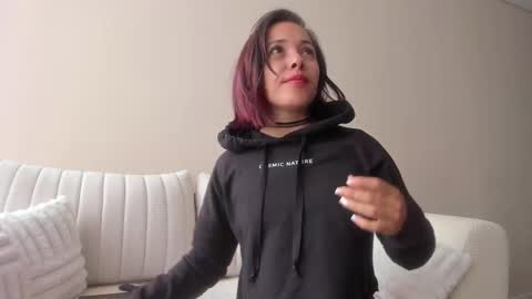 Regina Phalange online show from January 15, 2026, 2:43 pm