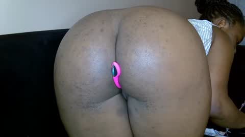 cheeky_charms online show from June 28, 2026, 2:12 pm