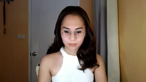 chelly4u69 online show from April 17, 2026, 2:14 am