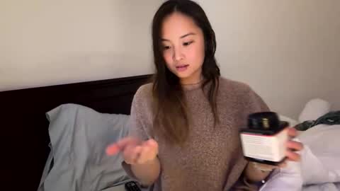 chellybear101 online show from February 9, 2025, 7:05 am