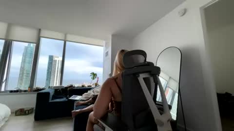chellybear101 online show from July 13, 2026, 1:41 am