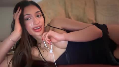 Snapshot of cherliecarmen chatting on September 25, 2025, 4:05 am cherliecarmen online show from September 25, 2025, 4:05 am
