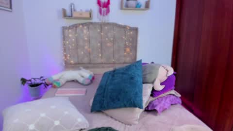 Snapshot of cherries_and_wine_ chatting on December 14, 2024, 8:40 pm cherries_and_wine_ online show from December 14, 2024, 8:40 pm