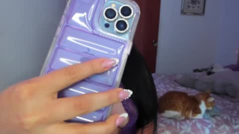 Snapshot of cherries_and_wine_ chatting on January 21, 2025, 8:11 pm cherries_and_wine_ online show from January 21, 2025, 8:11 pm