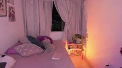 Snapshot of cherries_and_wine_ chatting on September 27, 2025, 5:45 am cherries_and_wine_ online show from September 27, 2025, 5:45 am