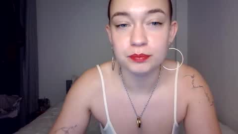 Lola Clyne online show from February 23, 2026, 8:06 pm