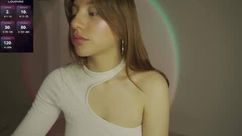 Holly online show from September 28, 2025, 1:49 pm