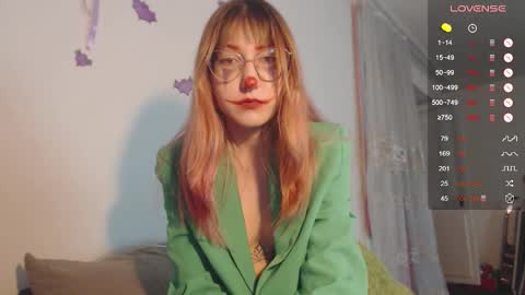 Snapshot of cherry_hazzze chatting on October 31, 2025, 6:53 pm Cheryl online show from October 31, 2025, 6:53 pm