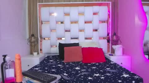 Cherry Mew and jean online show from February 21, 2025, 9:24 am