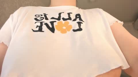 Snapshot of cherry_misaki chatting on March 12, 2025, 10:17 pm misaki  online show from March 12, 2025, 10:17 pm