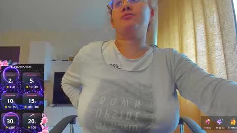 mayra online show from October 7, 2025, 10:45 am