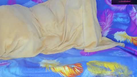 Mia online show from November 20, 2025, 7:19 am