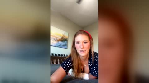 Snapshot of cherry_sinn chatting on December 19, 2025, 11:12 pm cherry sin online show from December 19, 2025, 11:12 pm