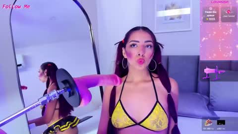Snapshot of cherry_skinny_ chatting on September 17, 2025, 4:14 am ANNY online show from September 17, 2025, 4:14 am