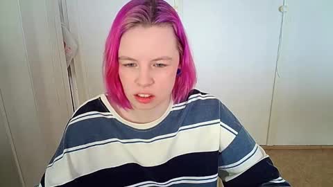 cherrybaby_0 online show from March 10, 2026, 7:13 am