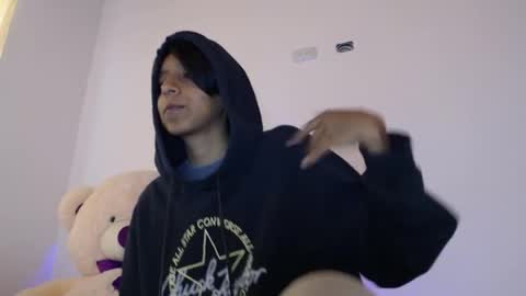 cherrybombsweet online show from April 27, 2026, 8:29 pm