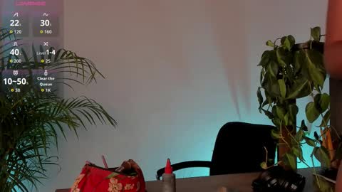 Snapshot of cherrybr_ chatting on December 21, 2025, 1:29 pm Cherry Lady online show from December 21, 2025, 1:29 pm