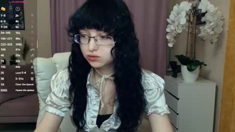 Isabel online show from May 10, 2026, 7:52 pm