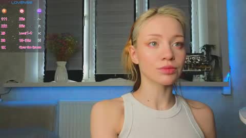 Lysia online show from April 19, 2026, 1:43 pm