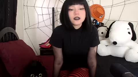 Snapshot of cherrywitchy chatting on October 3, 2025, 3:31 pm Cherry online show from October 3, 2025, 3:31 pm