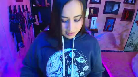 cherry online show from November 6, 2025, 3:46 pm