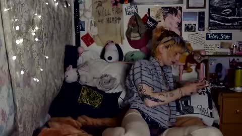 cher strauberry online show from April 11, 2026, 5:12 am