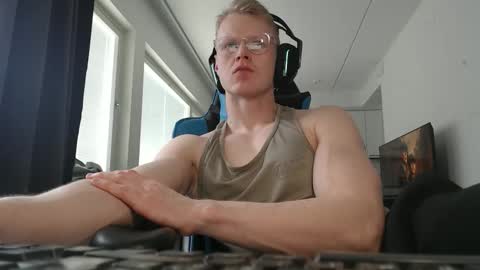 chestbrahhhhhh online show from May 3, 2026, 12:44 pm